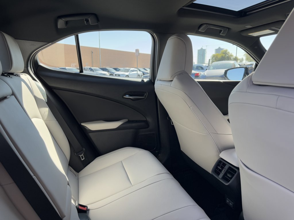 Used 2024 Lexus UX 250h F Sport image 40