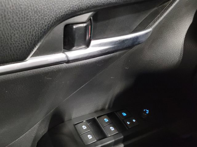 Used 2018 Toyota Camry SE FWD image 16