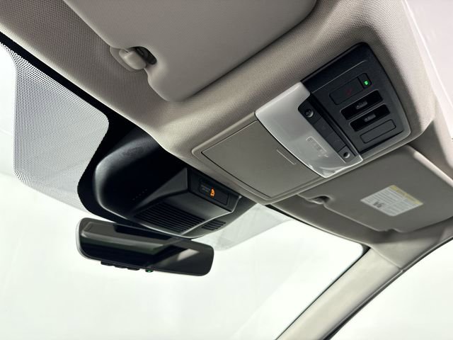 Used 2022 Nissan Rogue SL w/ SL Premium Package image 11