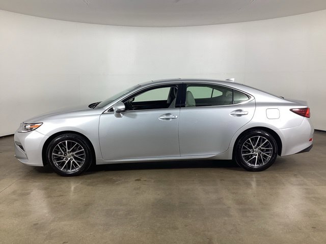 Used 2017 Lexus ES 350 w/ Luxury Package FWD image 8