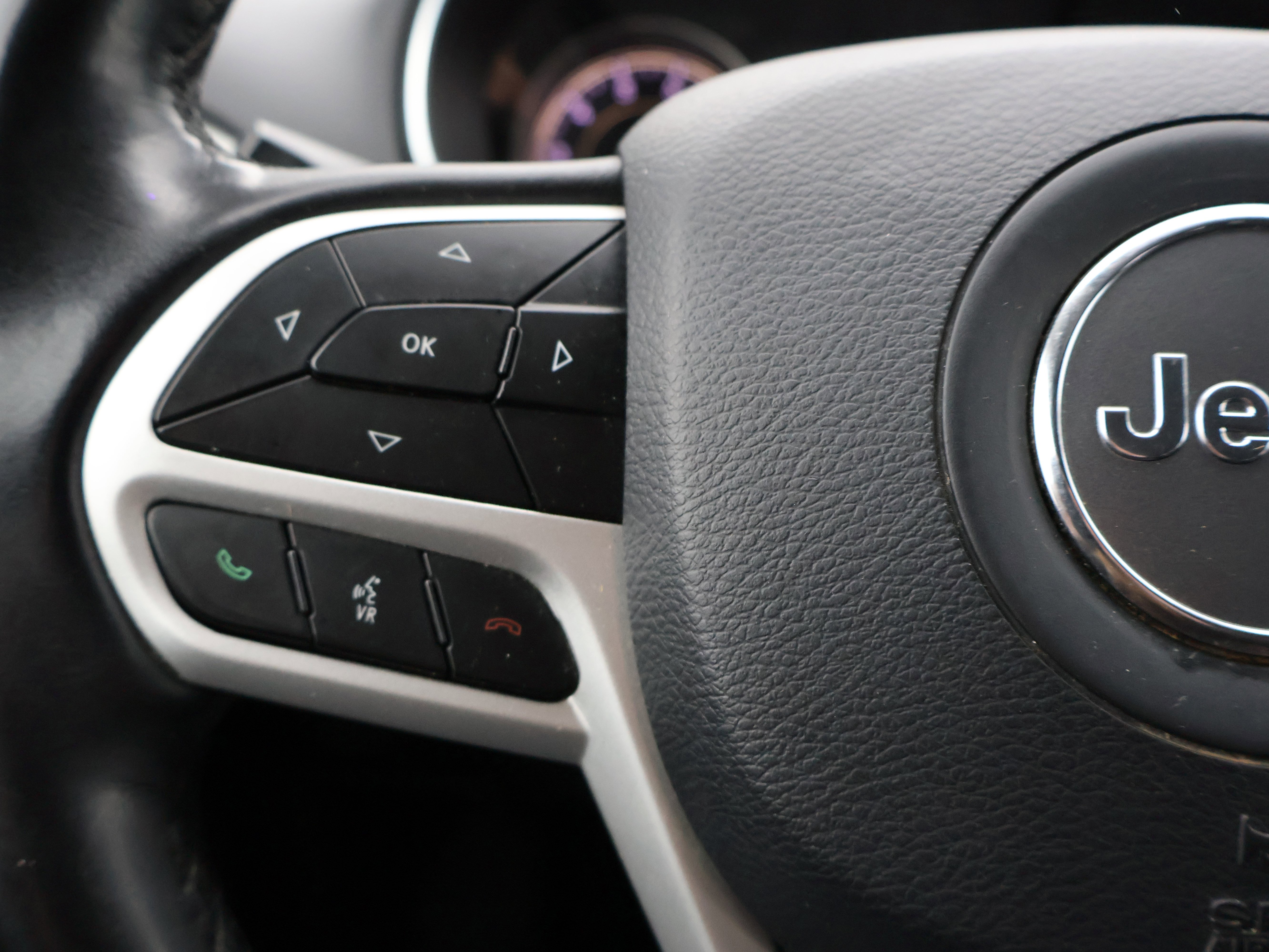 Used 2020 Jeep Cherokee Latitude image 35