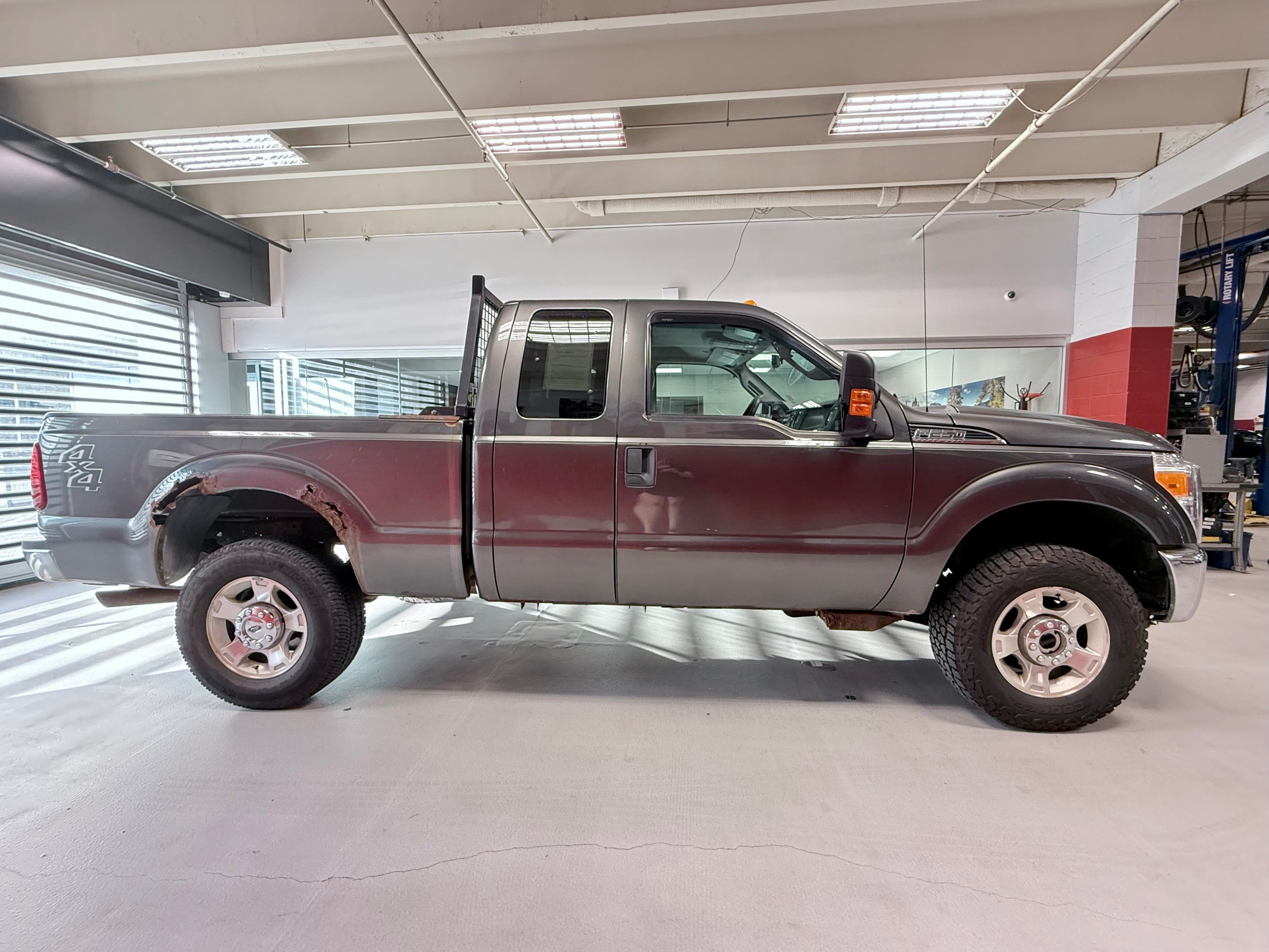 Used 2016 Ford F250 XLT w/ XLT Value Package AWD/4WD image 9