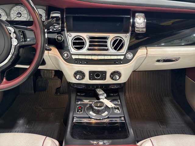 Used 2017 Rolls-Royce Dawn image 76