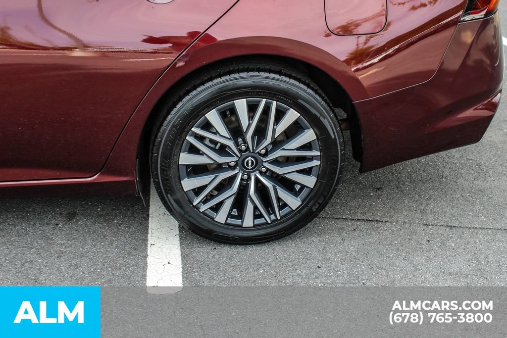 Used 2025 Nissan Altima 2.5 SV FWD image 15