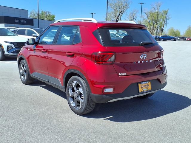 Certified 2025 Hyundai Venue SEL FWD image 5