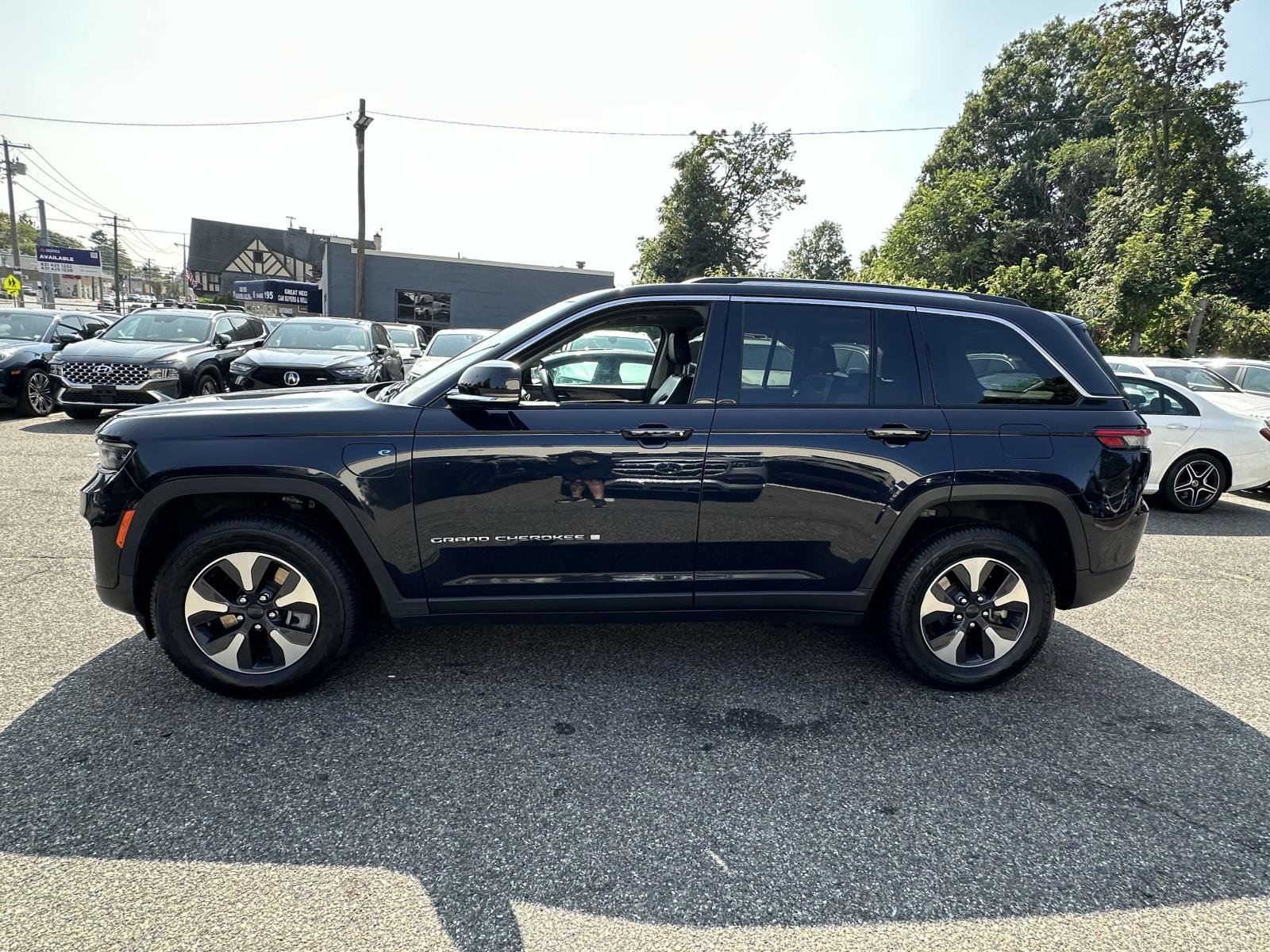 Used 2024 Jeep Grand Cherokee Limited 4xe image 6