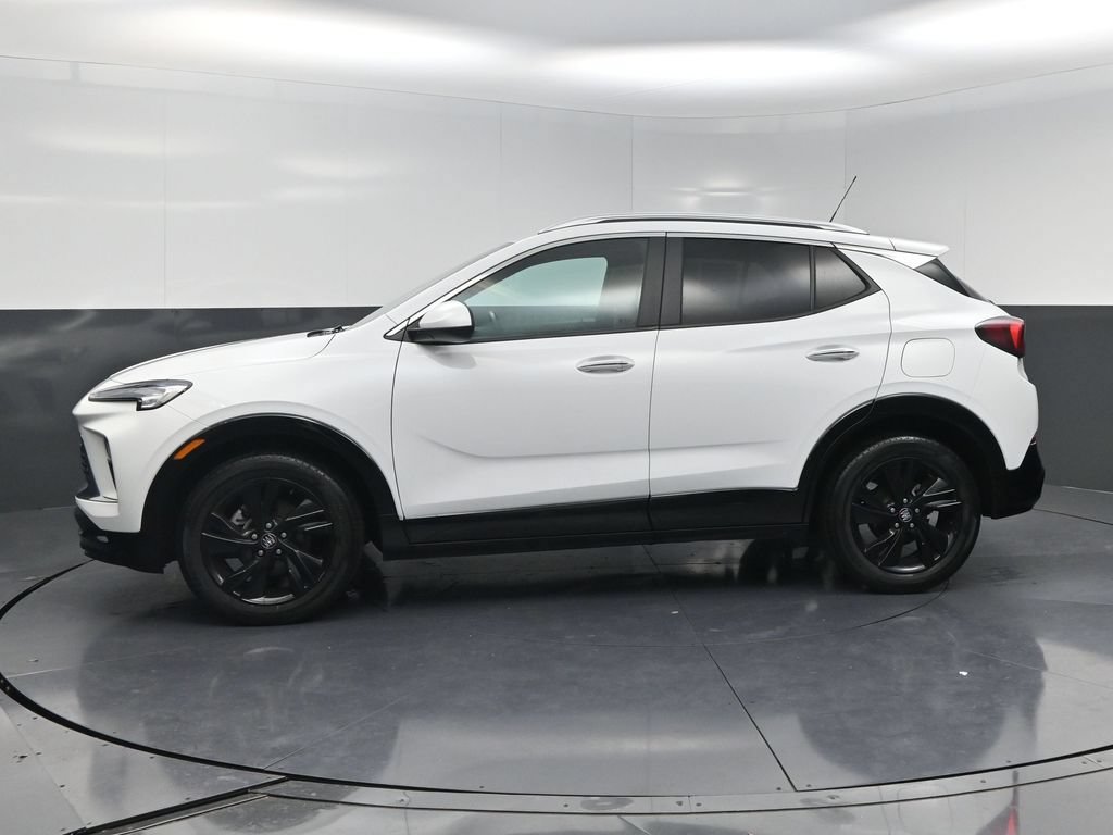 Used 2024 Buick Encore GX Sport Touring FWD image 3