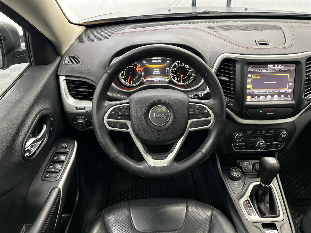 Used 2017 Jeep Cherokee Trailhawk AWD/4WD image 24