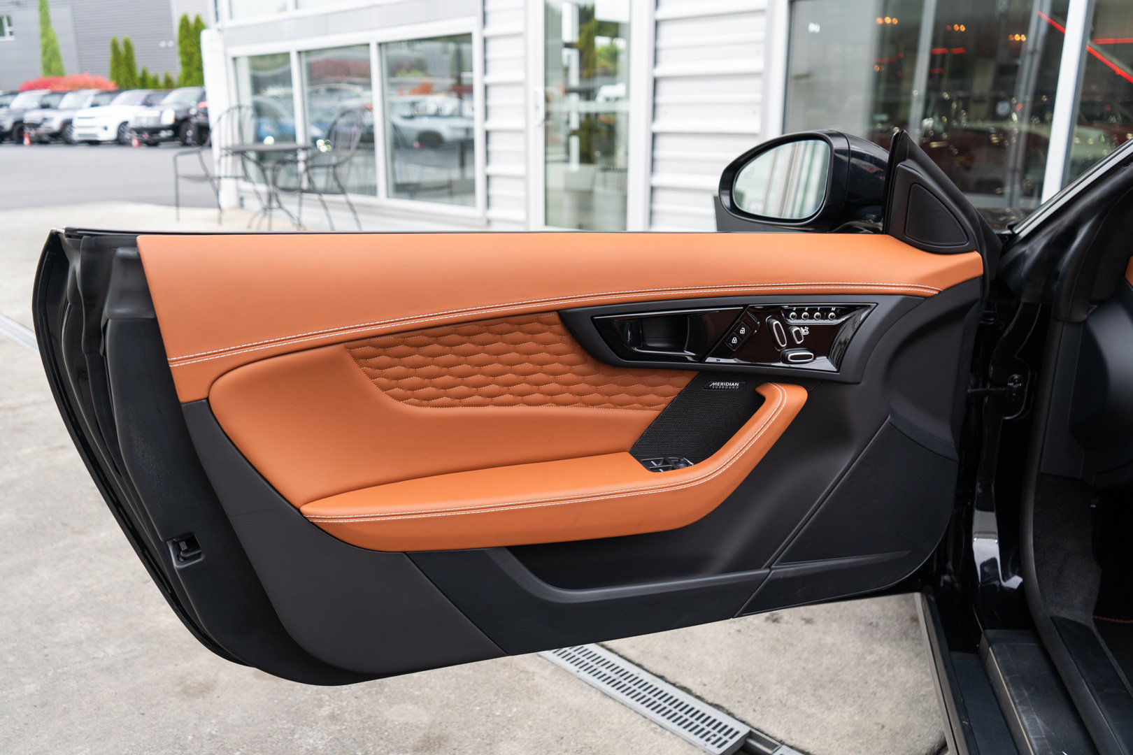 Used 2024 Jaguar F-TYPE R AWD/4WD image 15