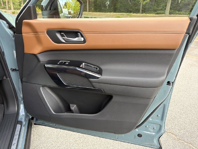 New 2026 Nissan Pathfinder Platinum AWD/4WD image 16