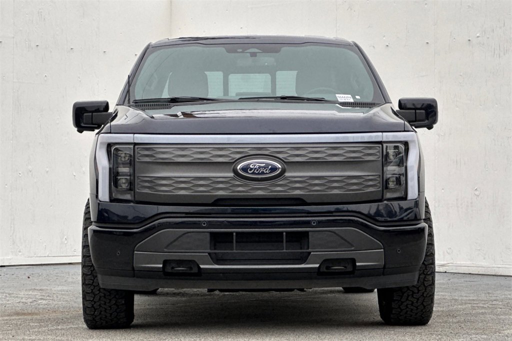 Used 2023 Ford F150 Lightning Lariat image 8