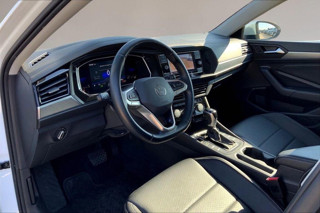 Used 2022 Volkswagen Jetta SE image 14