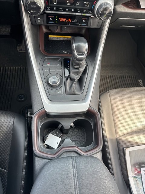 Used 2020 Toyota RAV4 Limited image 11