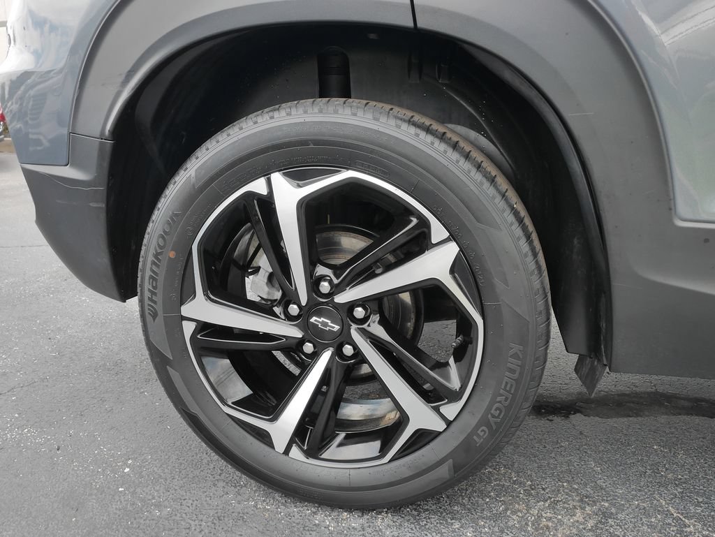 Used 2021 Chevrolet TrailBlazer RS w/ Technology Package AWD/4WD image 9