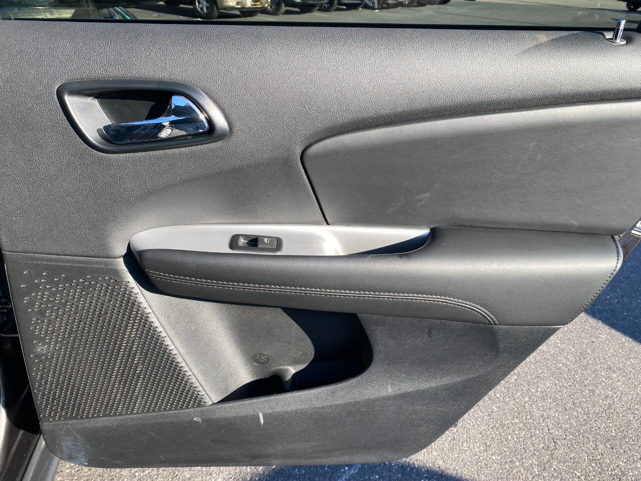 Used 2016 Dodge Journey SE image 26