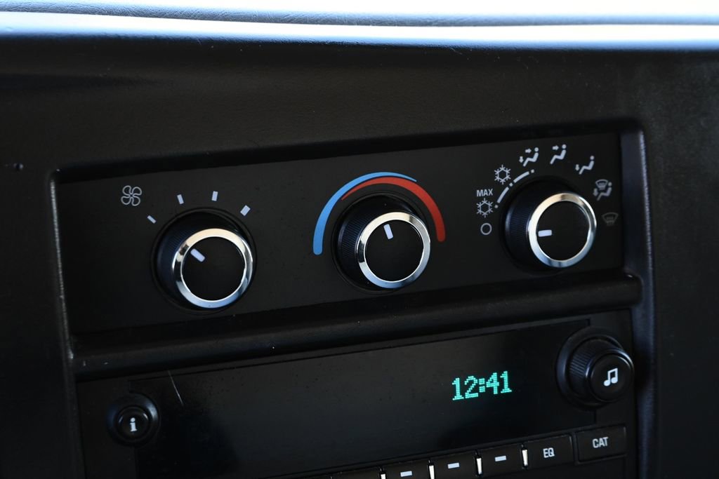 Used 2017 Chevrolet Express 3500 RWD image 40