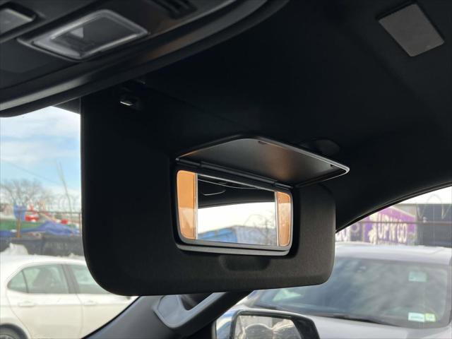 Used 2025 Chevrolet Suburban Premier image 31