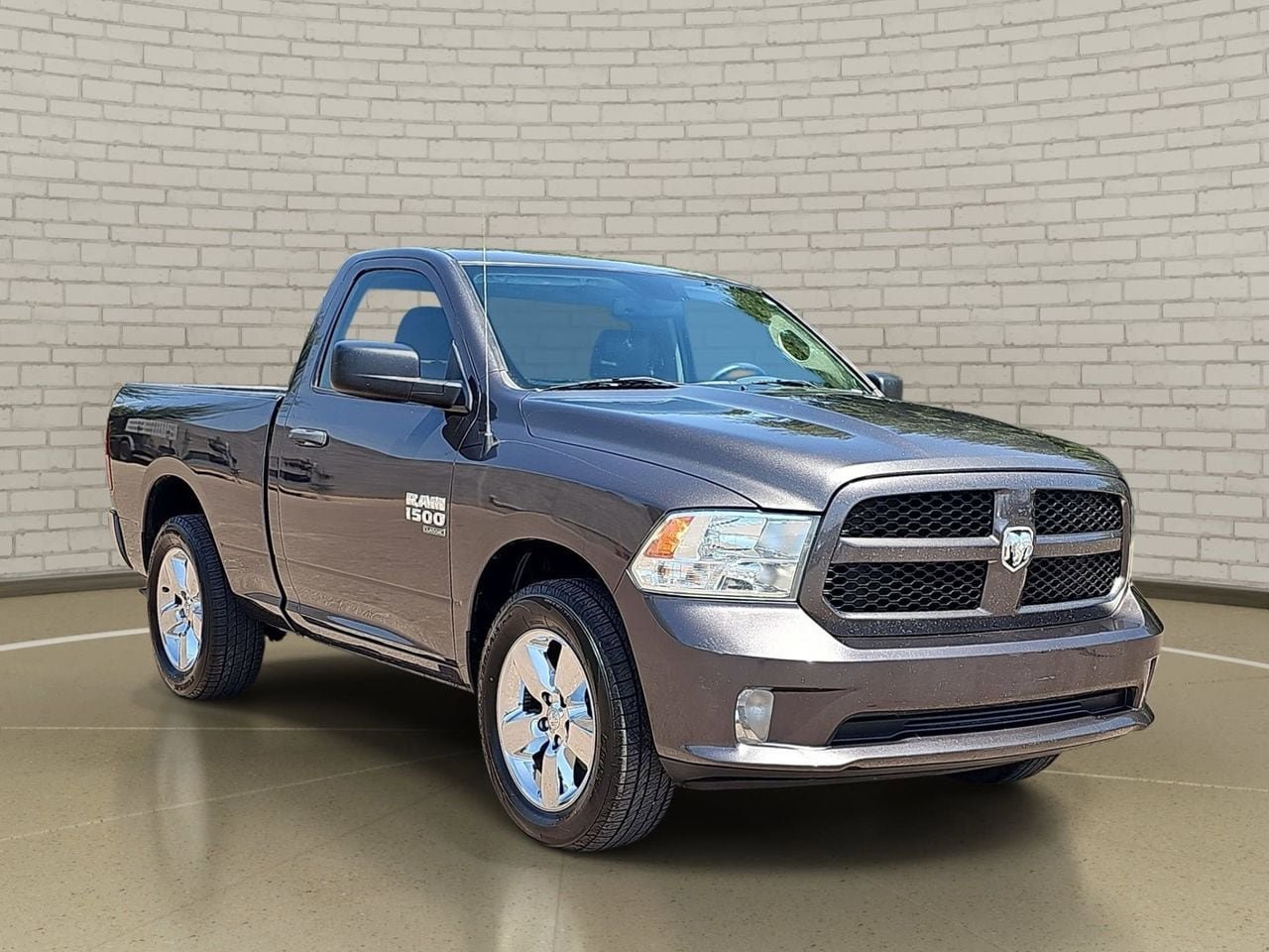 Used 2019 RAM 1500 Express RWD image 3