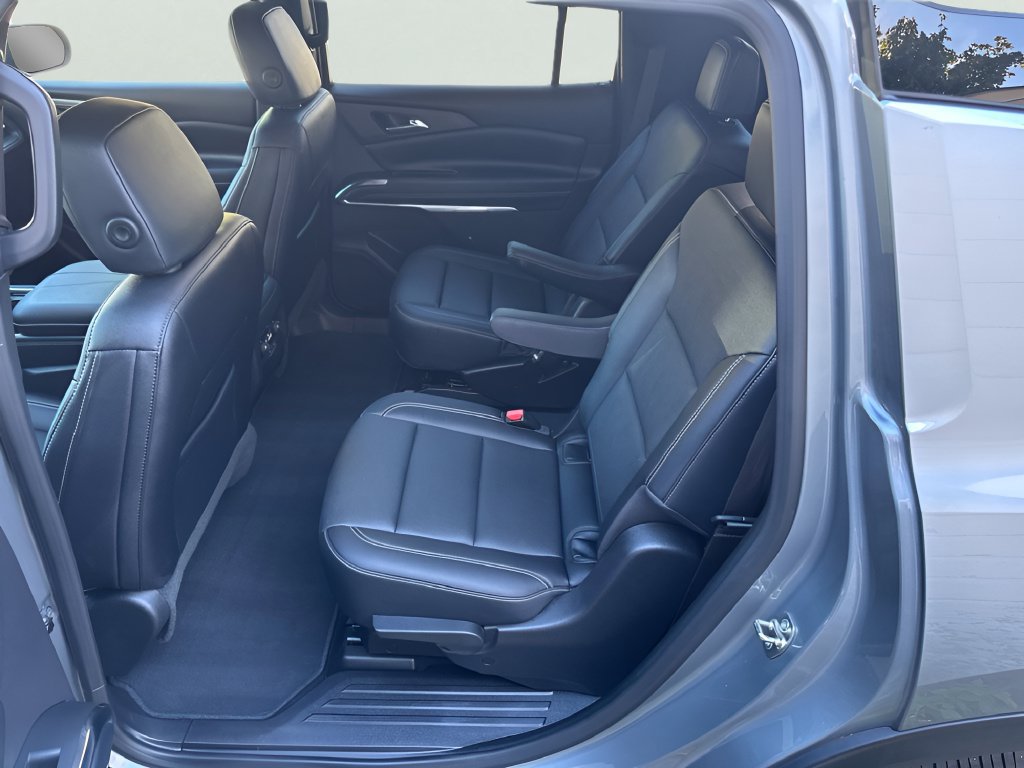 Used 2026 Chevrolet Traverse LT AWD/4WD image 24