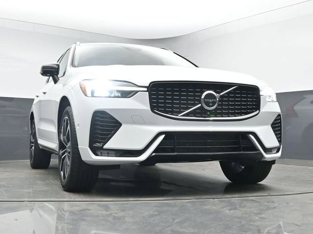 Used 2023 Volvo XC60 B5 Plus AWD/4WD image 38