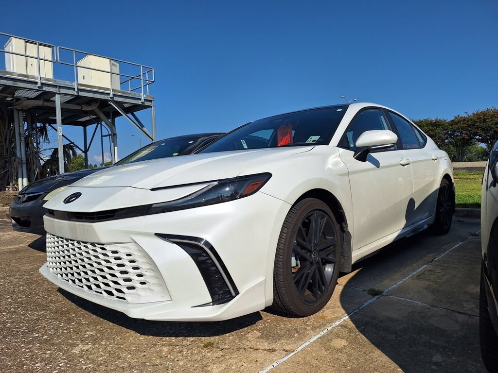 Used 2026 Toyota Camry XSE FWD image 1