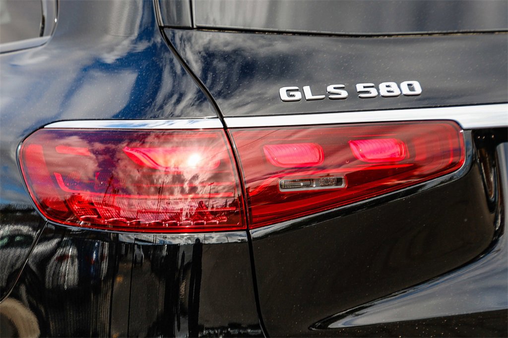 New 2026 Mercedes-Benz GLS 580 4MATIC image 8