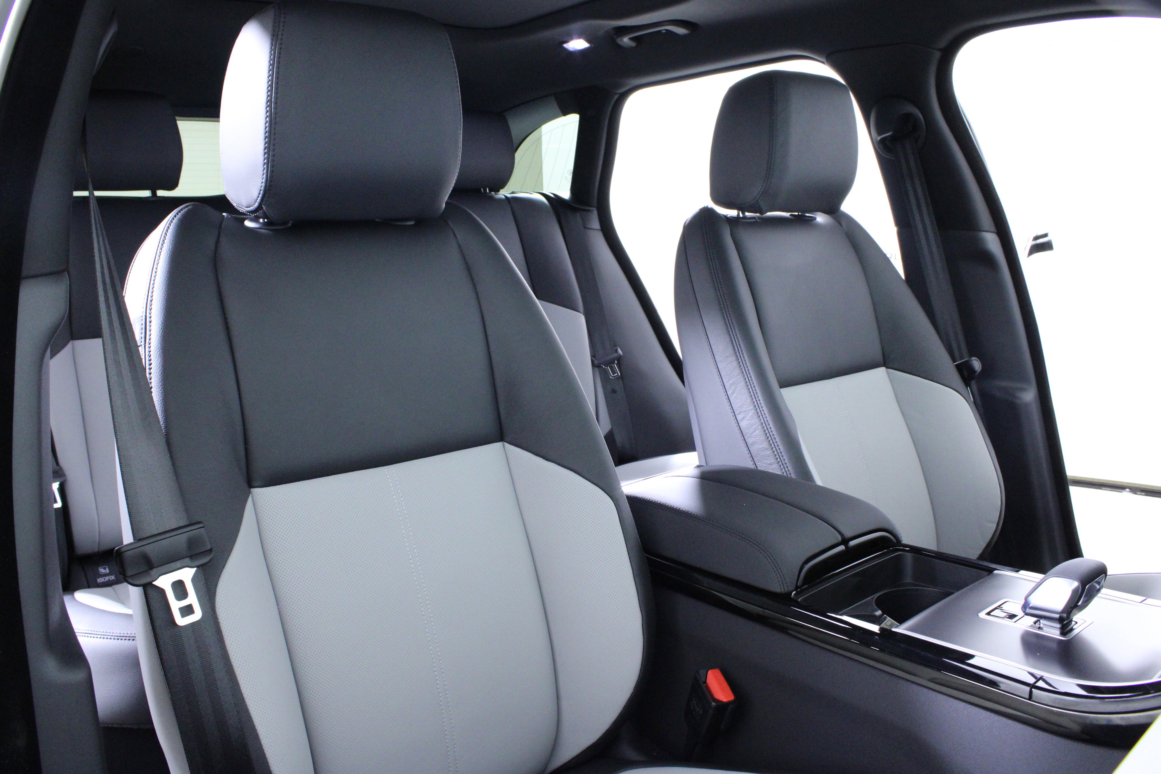 New 2026 Land Rover Range Rover Velar Dynamic SE image 14