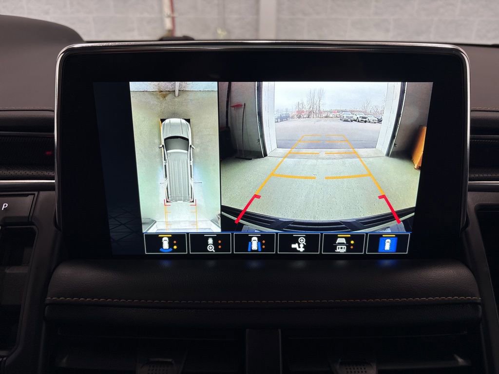 Used 2023 GMC Yukon XL AT4 w/ Technology Package image 40