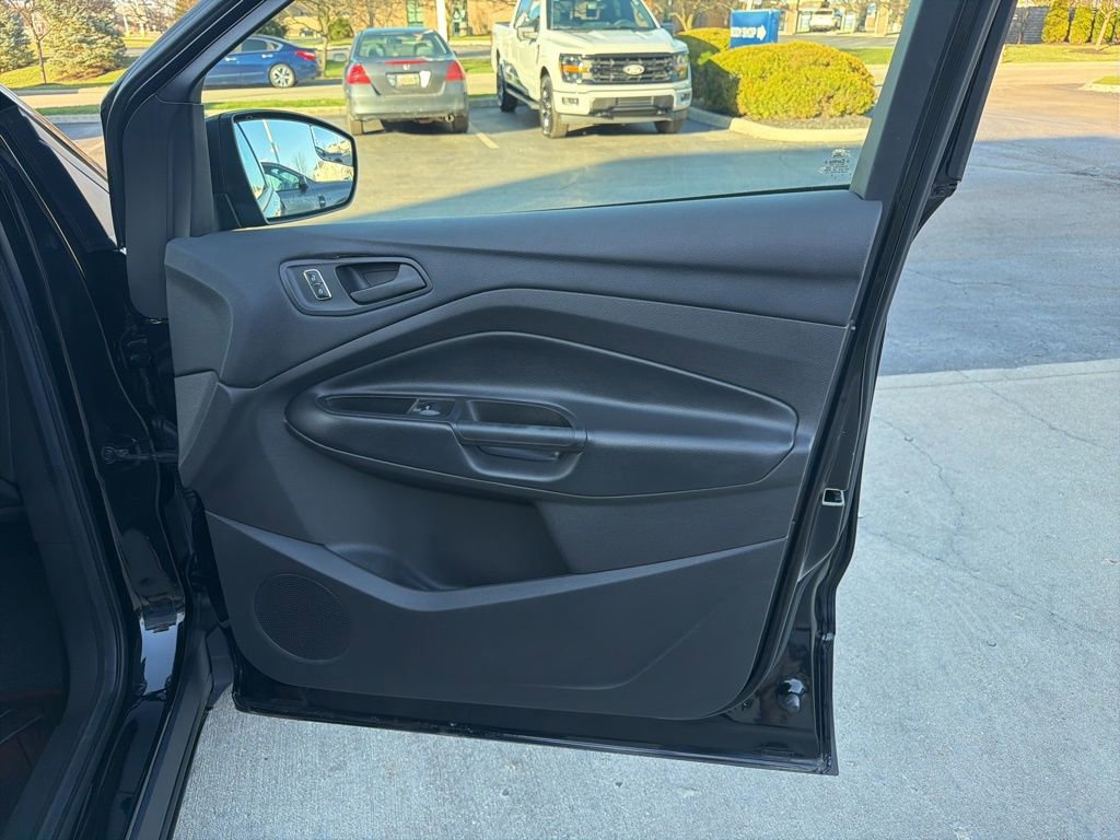 Used 2015 Ford Escape S image 33