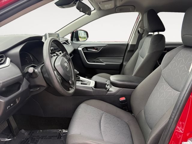 Used 2025 Toyota RAV4 XLE AWD/4WD image 9