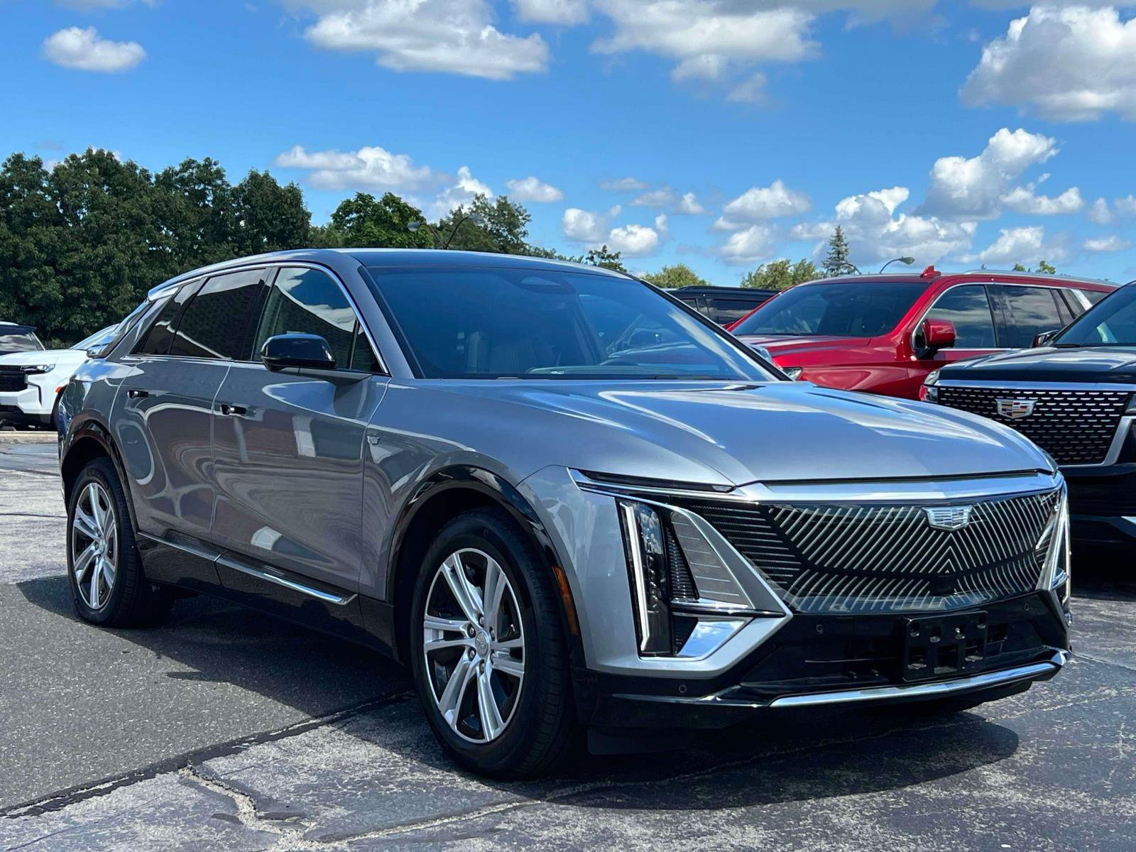 Certified 2024 Cadillac Lyriq Tech AWD/4WD image 4