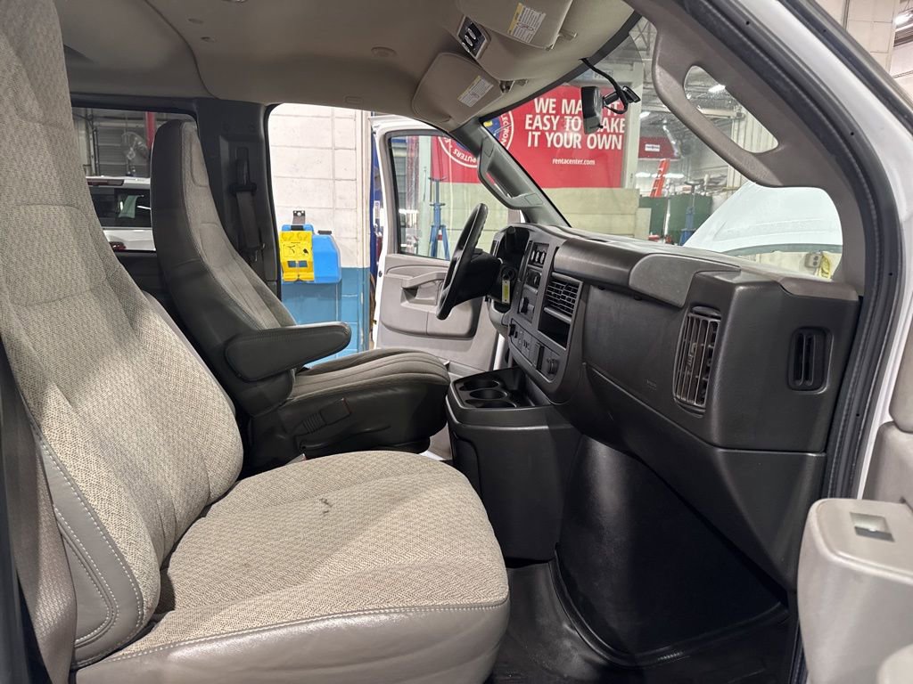 Used 2022 Chevrolet Express 3500 LS image 25