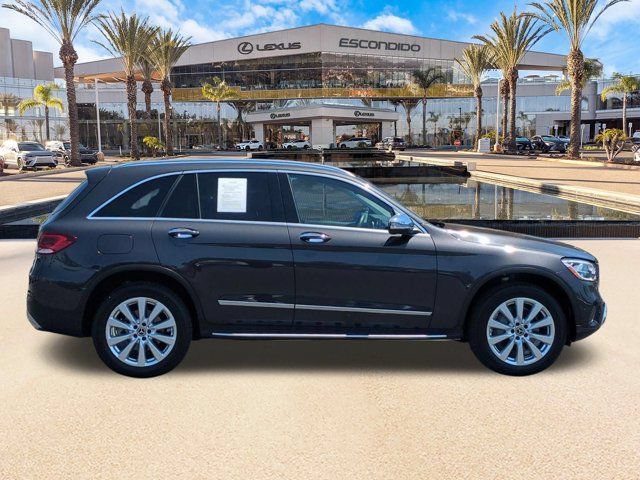 Used 2021 Mercedes-Benz GLC 300 image 4