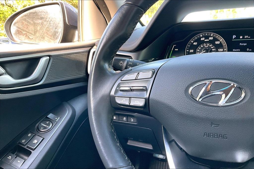 Used 2020 Hyundai Ioniq SE FWD image 8