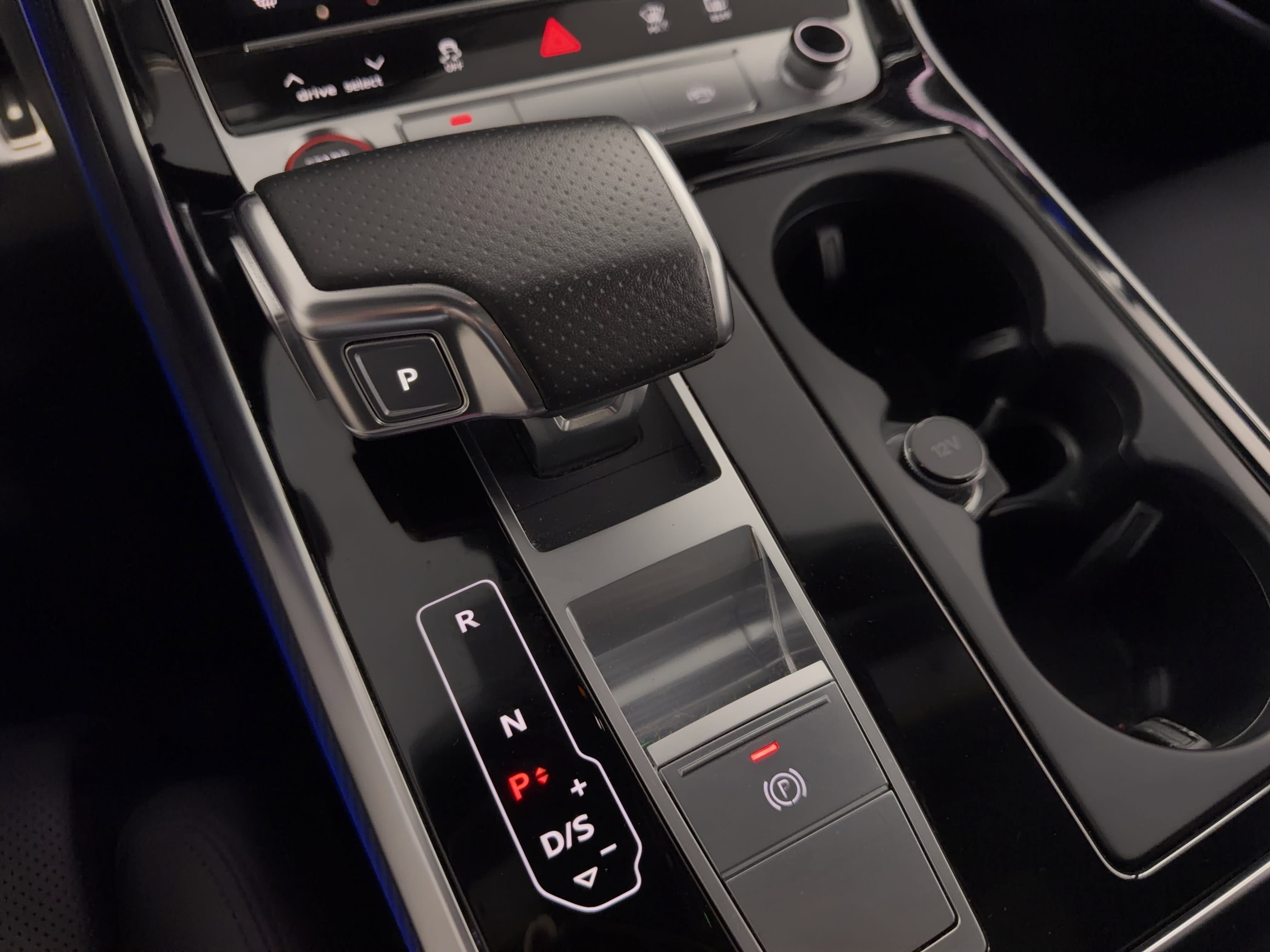 Used 2022 Audi RS Q8 AWD/4WD image 25