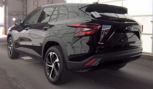 Used 2026 Chevrolet Trax RS w/ Driver Confidence Package FWD image 2