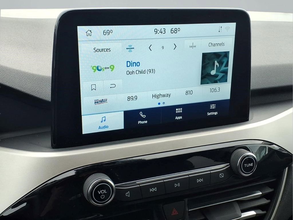 Used 2022 Ford Escape SE w/ Cold Weather Package image 6