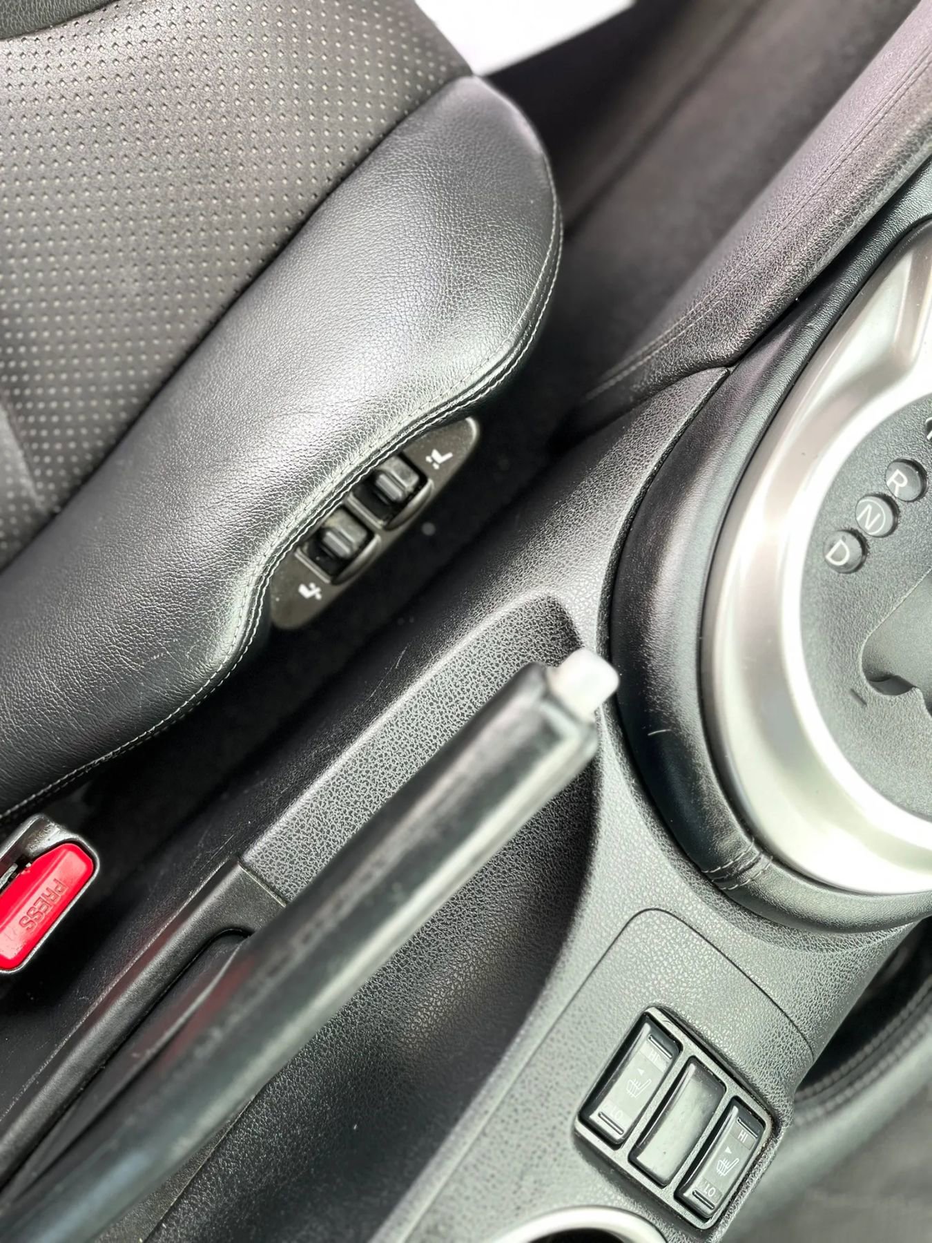 Used 2009 Nissan 370Z Touring w/ Sport Pkg RWD image 19