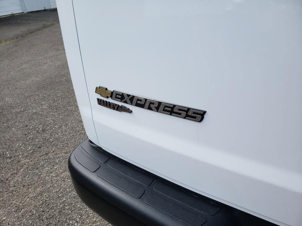 New 2025 Chevrolet Express 2500 w/ Communications Package image 12