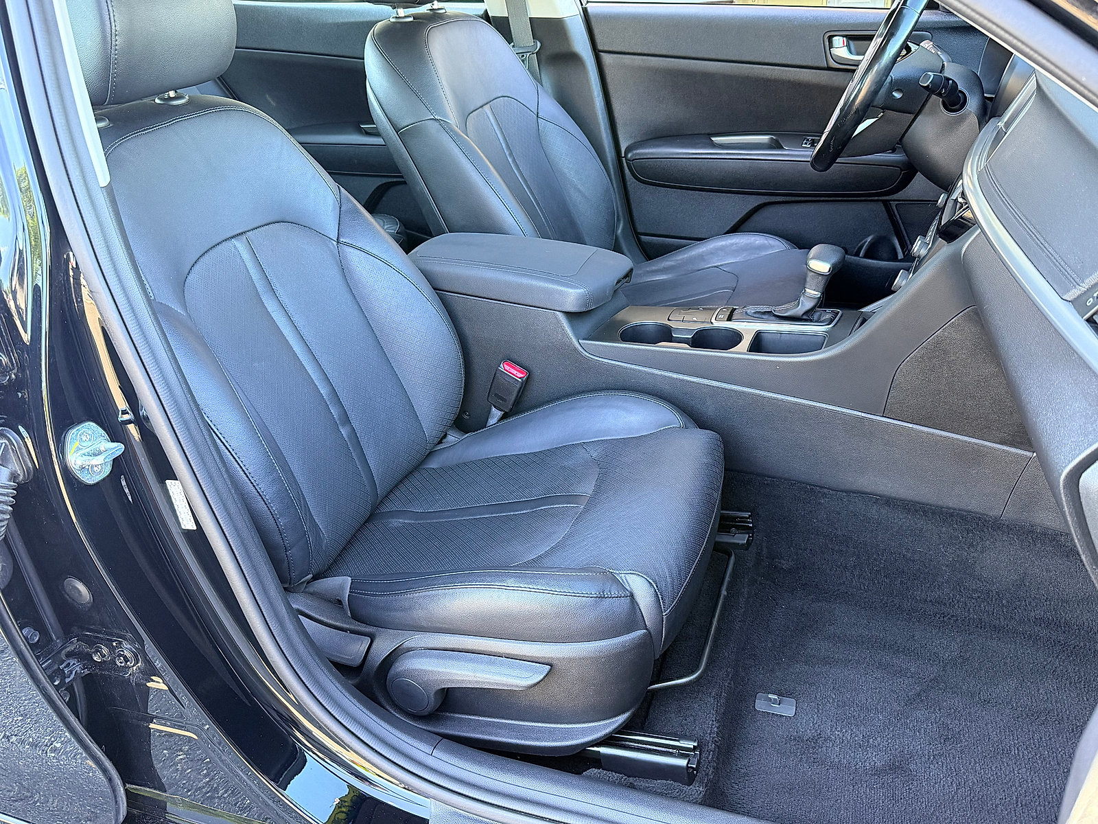 Used 2020 Kia Optima SE FWD image 41