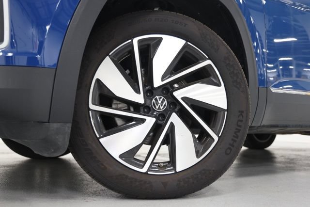 Used 2025 Volkswagen Atlas SEL AWD/4WD image 8