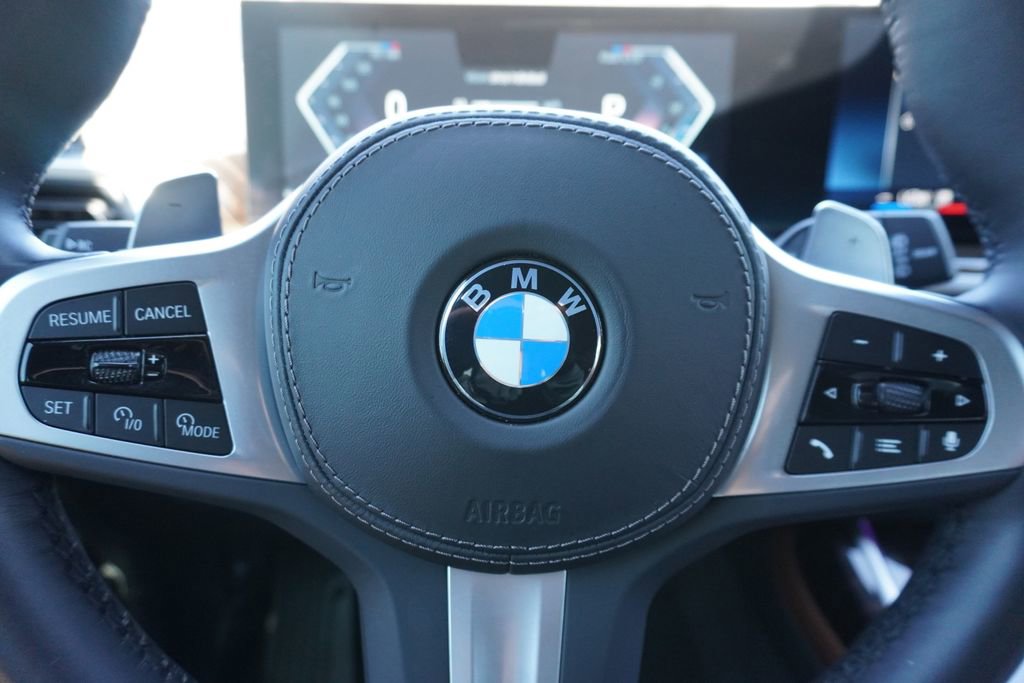 Used 2025 BMW X7 xDrive40i w/ M Sport Package AWD/4WD image 12