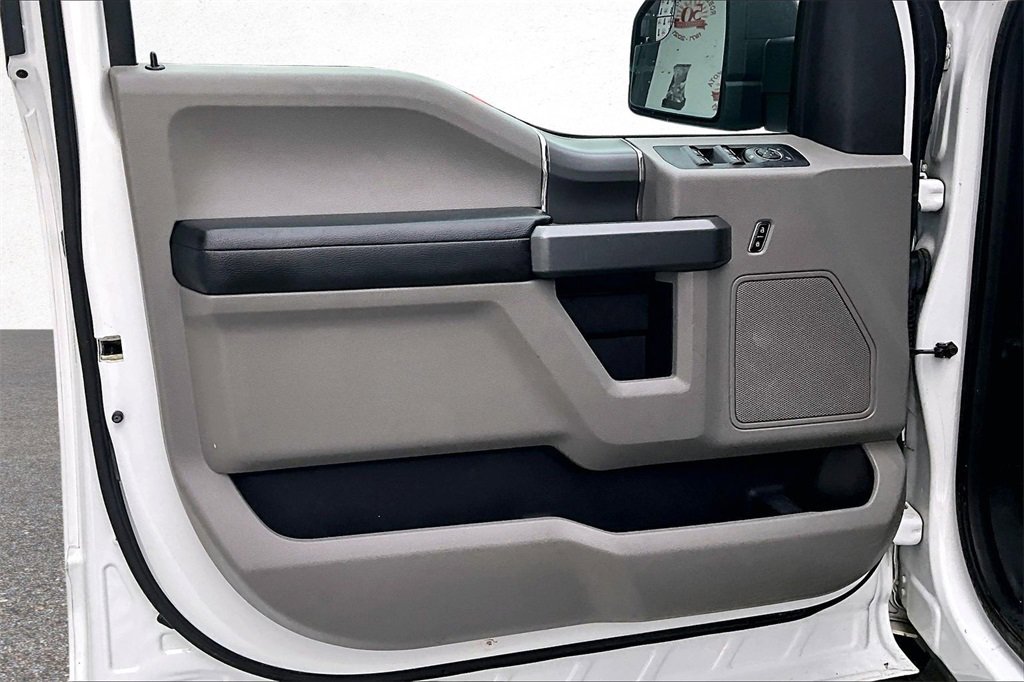 Used 2017 Ford F150 XLT w/ Equipment Group 302A Luxury image 21