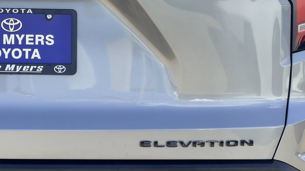 Used 2025 GMC Terrain Elevation FWD image 9