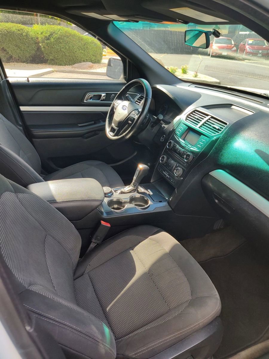 Used 2016 Ford Explorer XLT AWD/4WD image 11