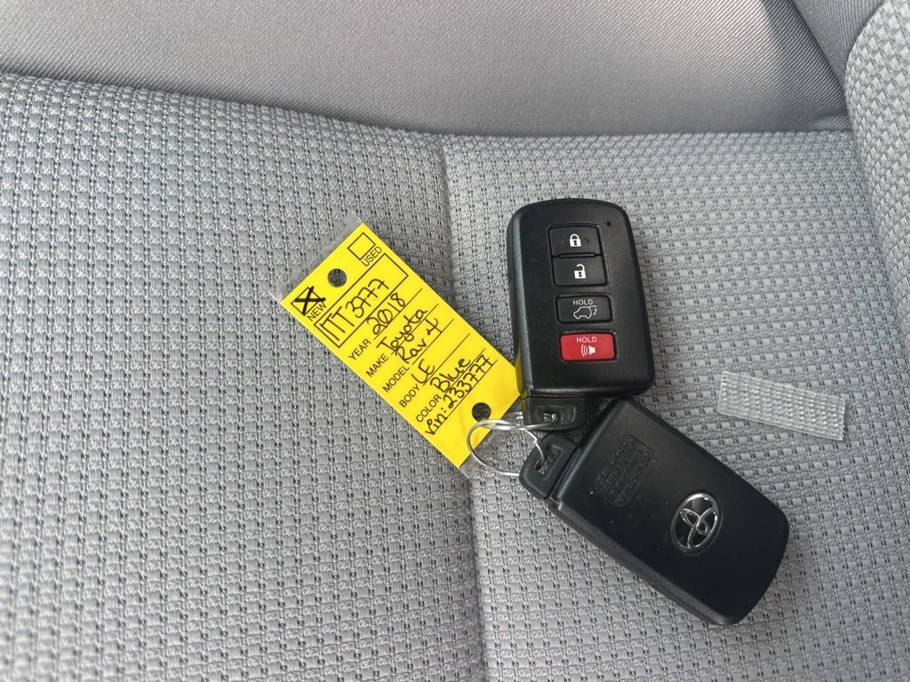 Used 2018 Toyota RAV4 XLE image 33