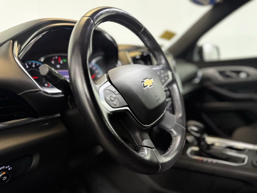Used 2022 Chevrolet Traverse LT image 11