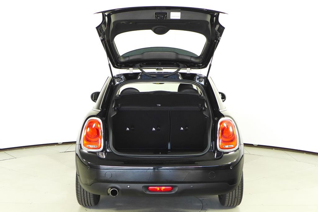 Used 2019 MINI Cooper 4-Door Hardtop image 10