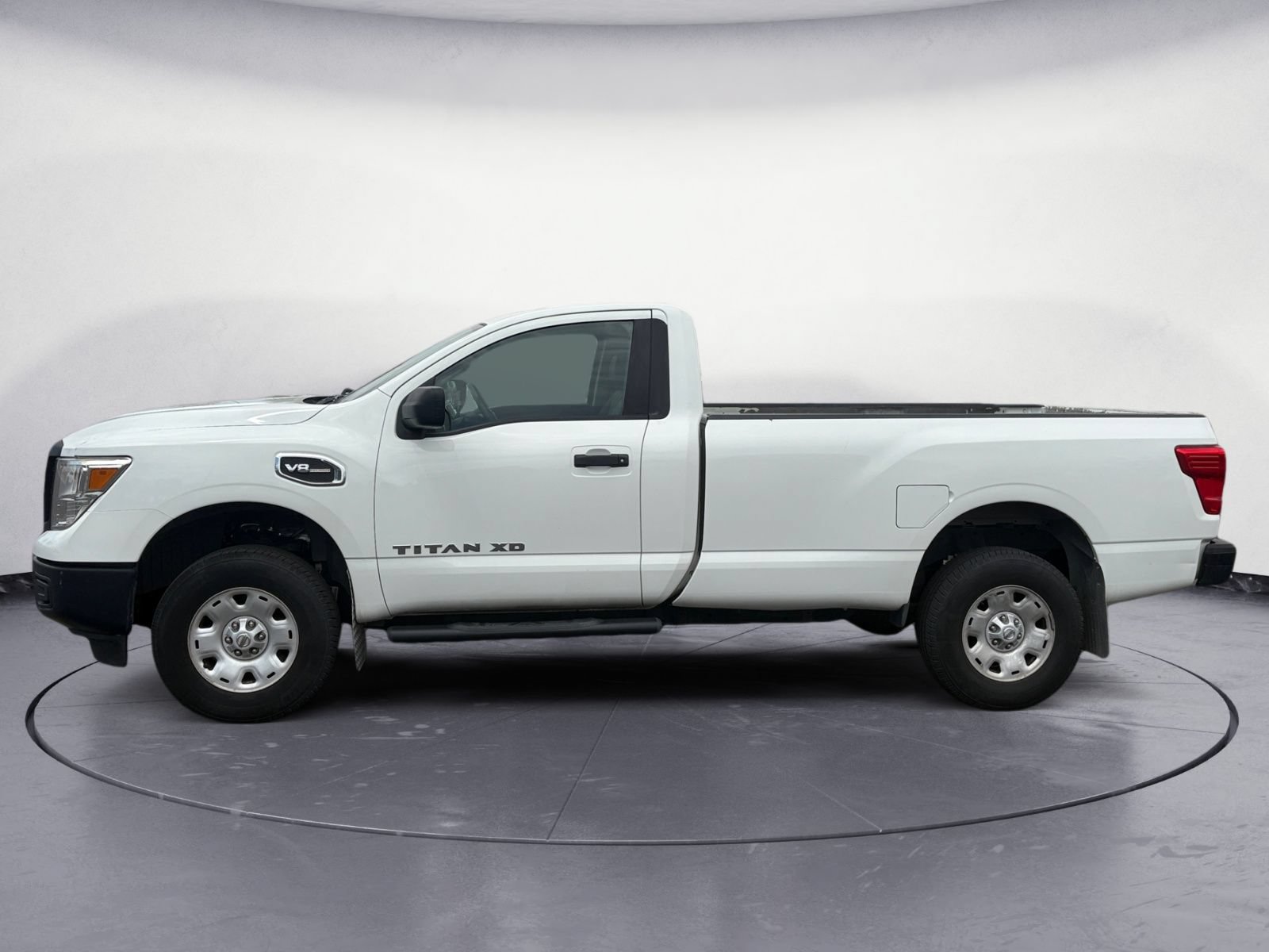 Used 2018 Nissan Titan S w/ HD Front GAWR Package AWD/4WD image 3