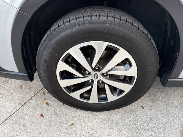 Used 2021 Subaru Outback Premium image 10